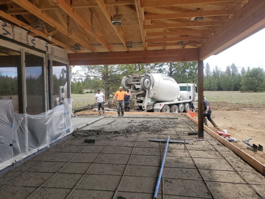 Concrete work in rainy weather: everything you need to know