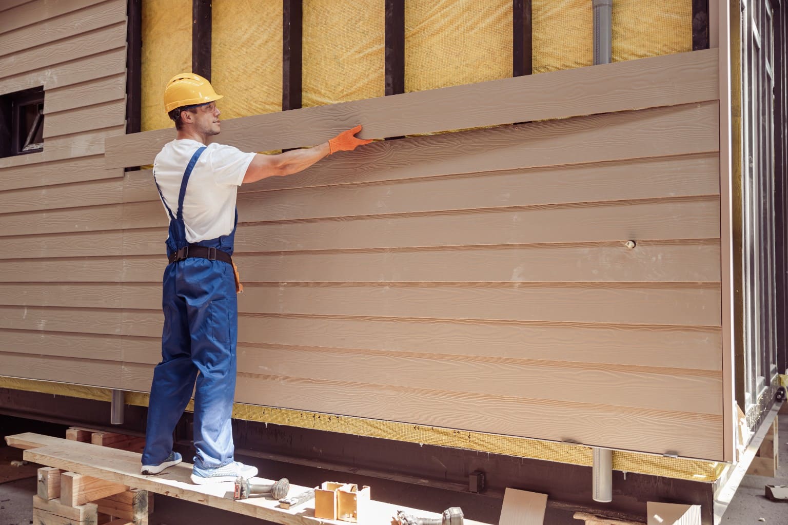 How to install Hardie Board siding?