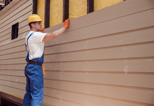 What is the best time of year to change the siding?