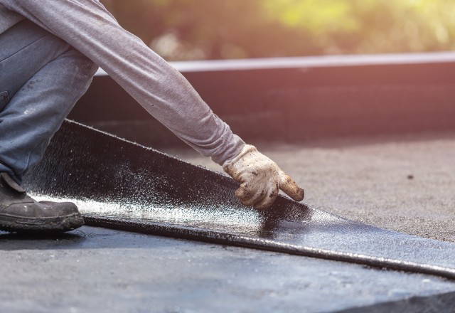 Modified Bitumen Roofing: Exploring Its Benefits, Installation, and Life Expectancy