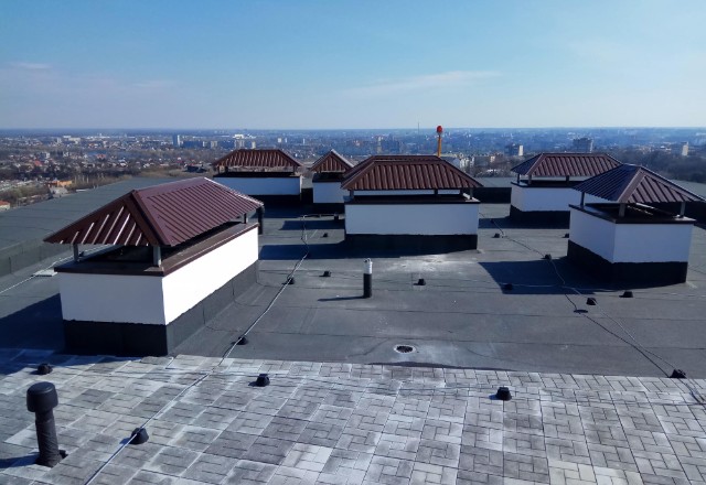 Installing the Proper Ventilation System for Your Flat Roof