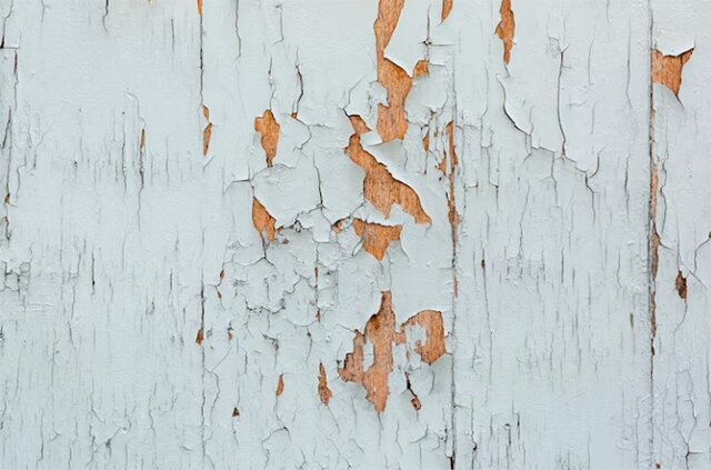 What Causes Cracked Wood Siding