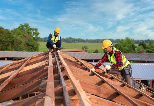 Skilled professionals experienced in various roofing solutions
