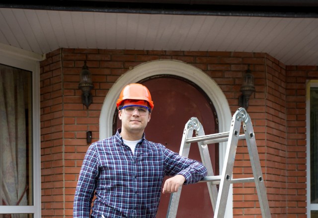 Advantages of hiring professional roofers
