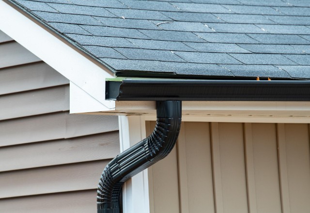 Professional Installation and Maintenance Services for Seamless gutters