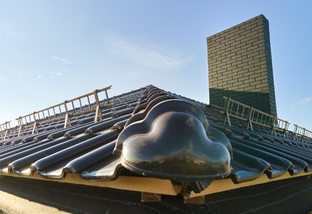  Static rooftop vents: Static rooftop vents that increase airflow throughout the attic
space when used in conjunction with other forms of ventilation such as exhaust fans and
ridge vents