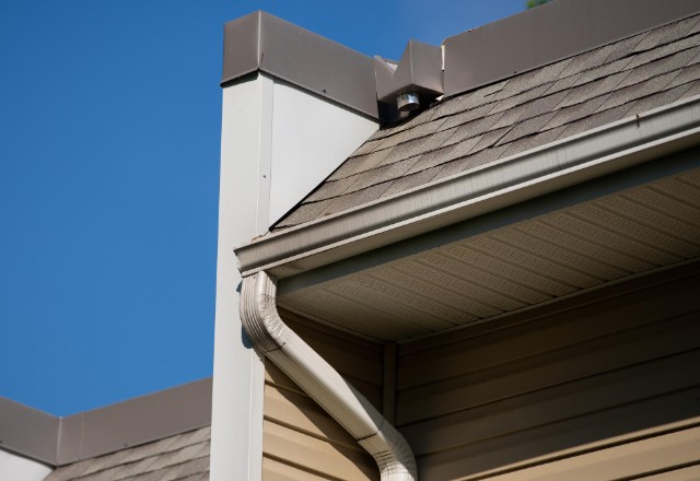 How Do Seamless Gutters Enhance Curb Appeal & Resale Value