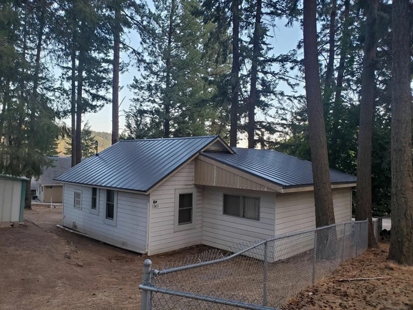 A photo of a completed roof replacement project by Advance Roofing LLC in Spokane.