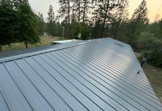 Portfolio of Advance Roofing LLC: a new mwtal roof installed